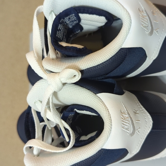 Nike Air Force 1 High - Picture 5 of 7